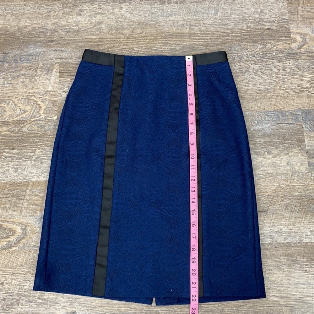 New York & Company Stretch Casual Skirt size 4 - Picture 8 of 10